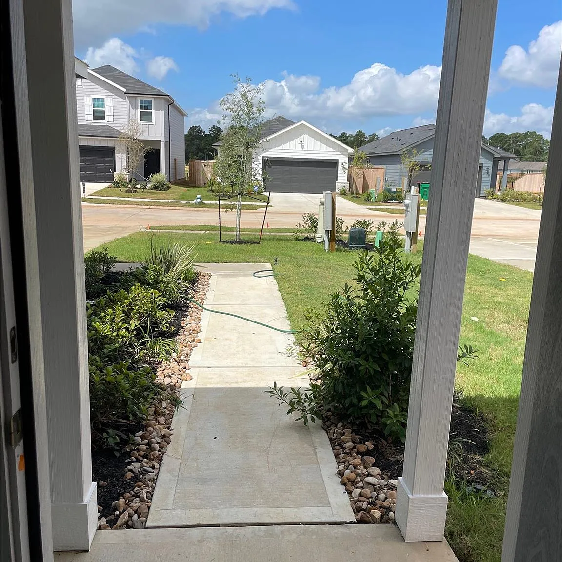 3 bed, 2.0 bath, 1411 sqft, $1,650 — Photo 2