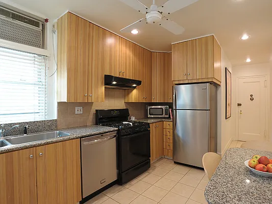 Sold by Sotheby's International Realty | media 19