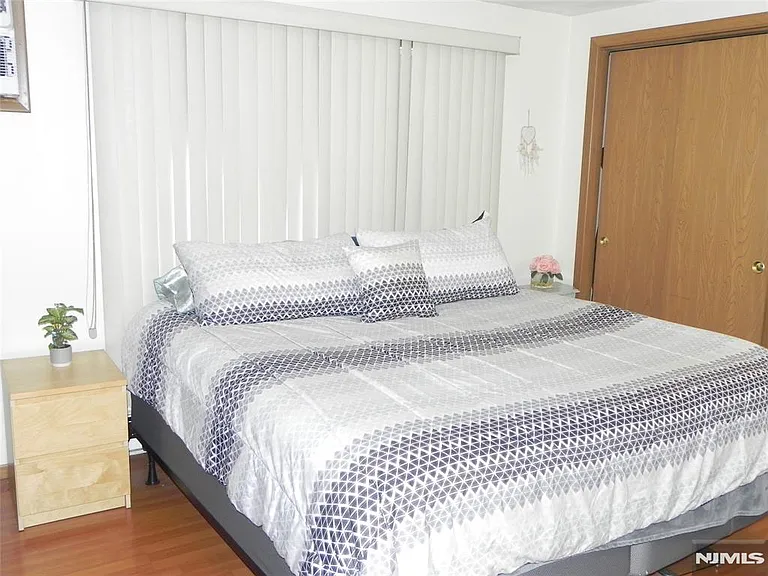 453 Liberty St #11 — Photo 13