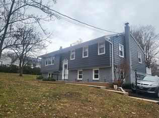 2406 Hill Rd, Reading, PA 19606