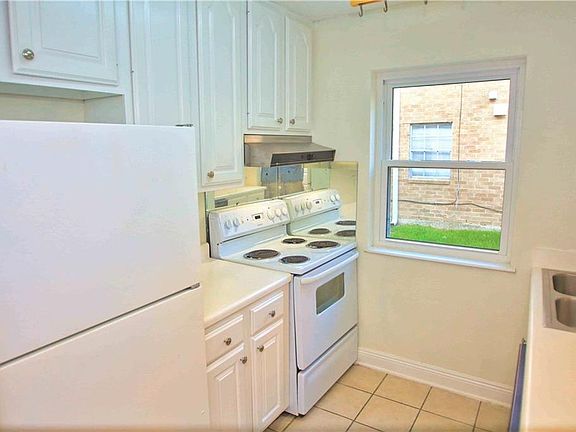 4th image of 3720-22 Alton St