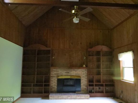 Two Story Family Room)