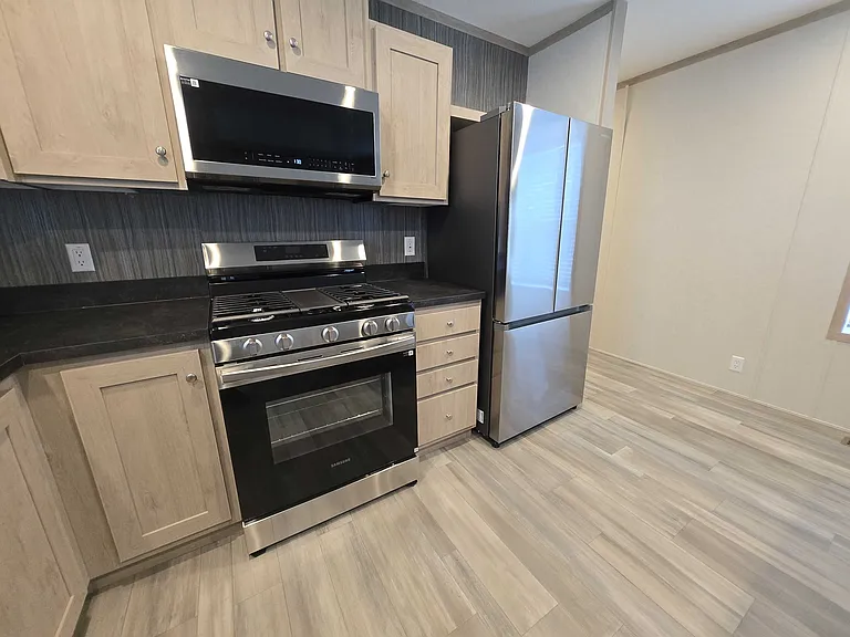 29800 Guilford Cir #109 — Photo 8