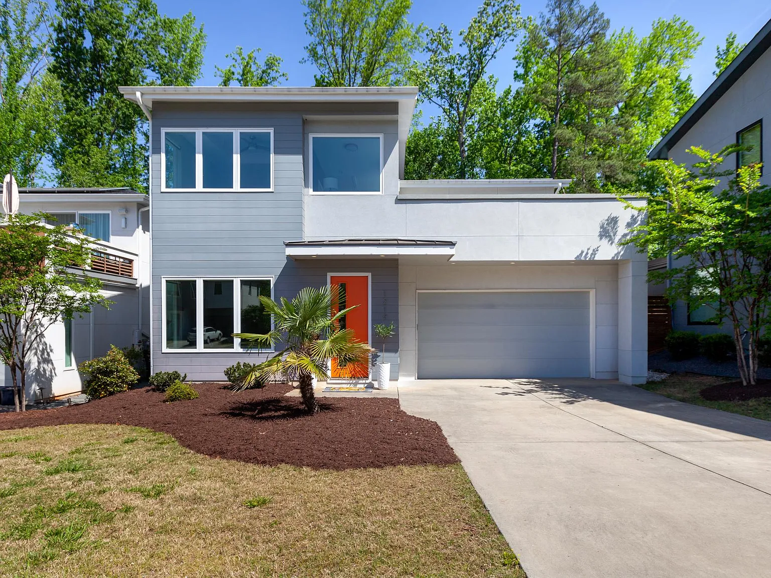 3 bed, 3.5 bath, 2425 sqft, $6,000 — Photo 2