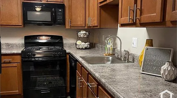 1 bed, 722 sqft, $750 — Photo 1