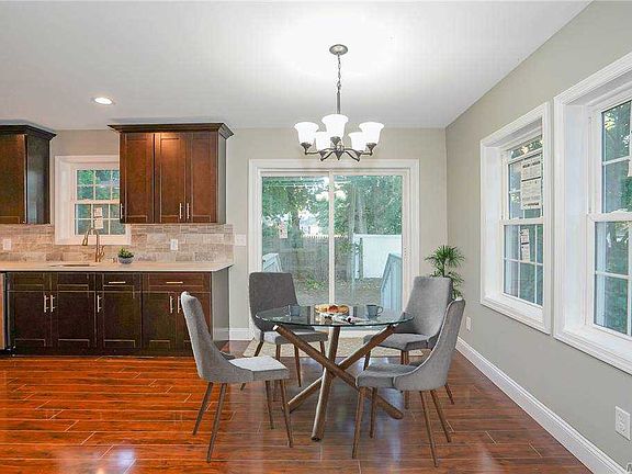 4th image of 49 Joseph Pl