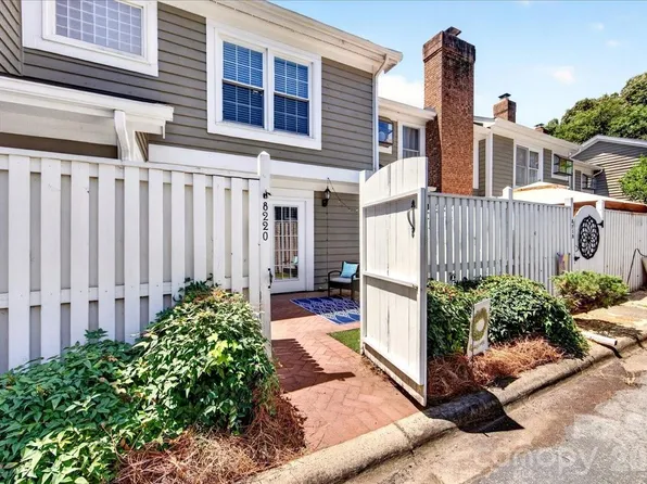 8220 Legare Ct, Charlotte, NC 28210