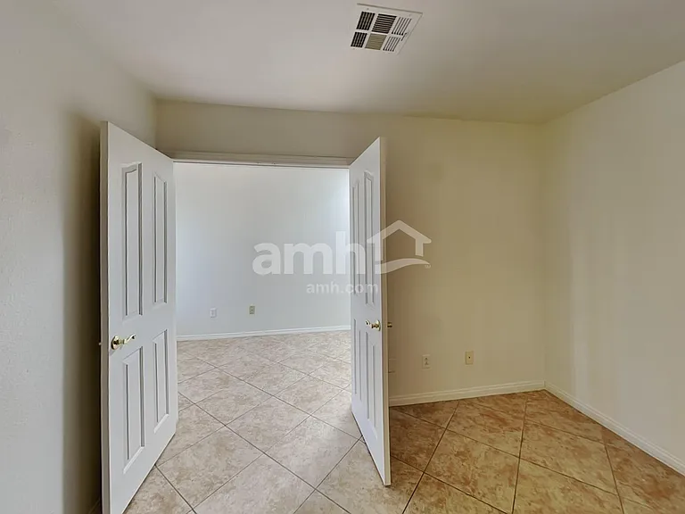 2678 African Violet Ave — Photo 12