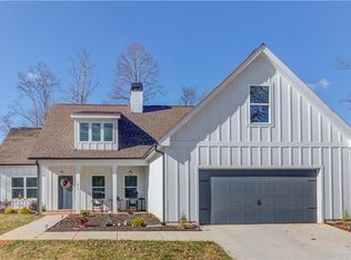 212 Maple Dr, Commerce, GA 30529