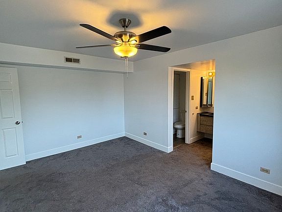 2nd image of 5985 Lakeside Pl APT 303B