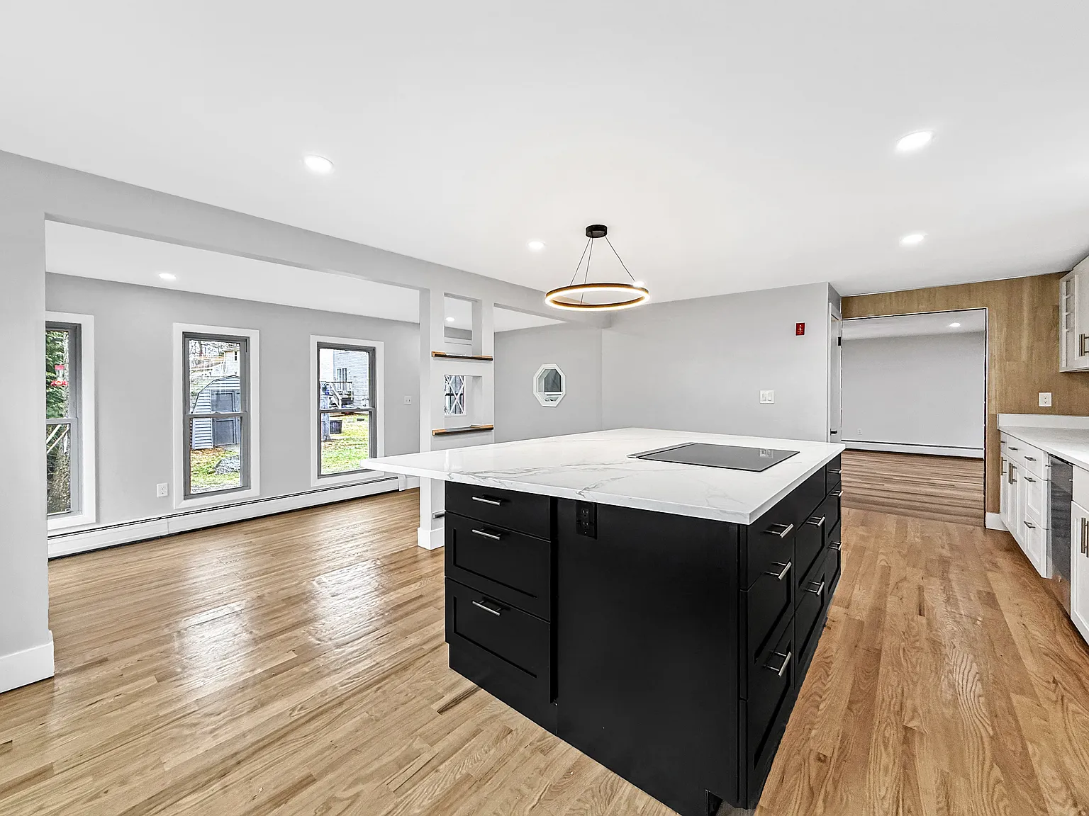 4 bed, 2313 sqft, $4,500 — Photo 2