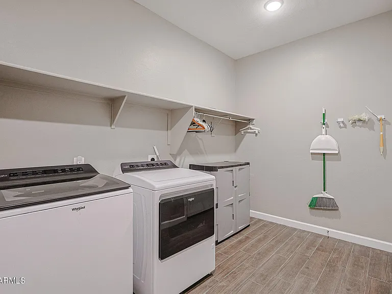 30897 W Catalina Dr — Photo 32