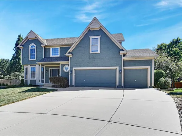 16136 S Locust St, Olathe, KS 66062