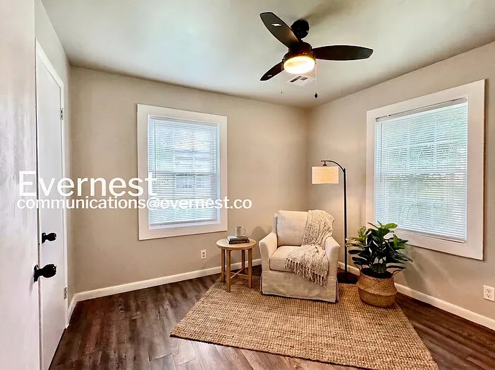 802 N Birch St — Photo 11