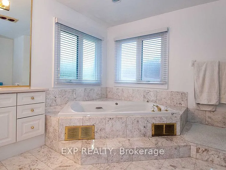 220 Viewmount Ave — Photo 22