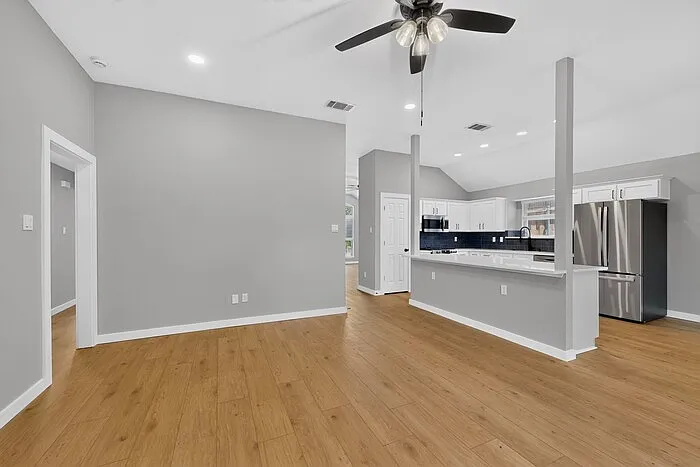 9881 Cambridge Dr — Photo 14