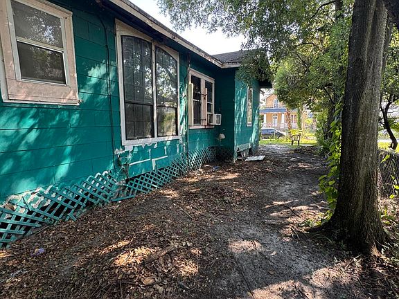 4th image of 2724 HUBBARD Street