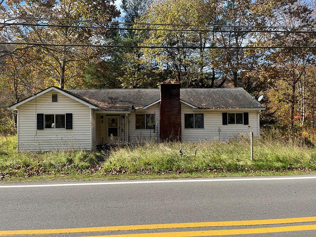 4452 Poplar Gap Rd, Glen Fork, WV 25845 | MLS #52633 | Zillow