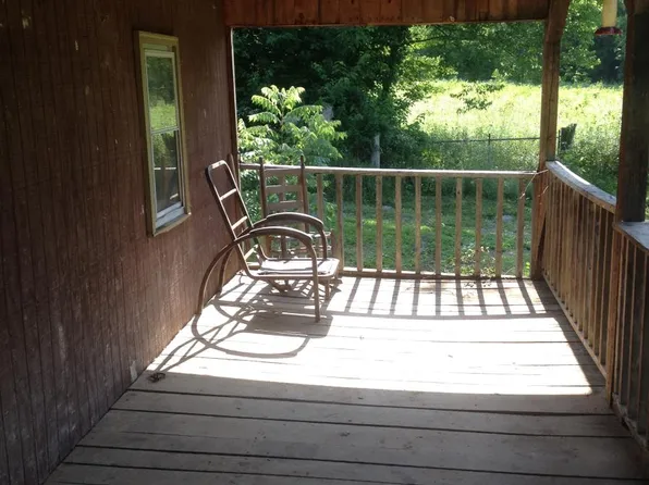 889 Cooper Hollow Rd, Auburntown, TN 37016