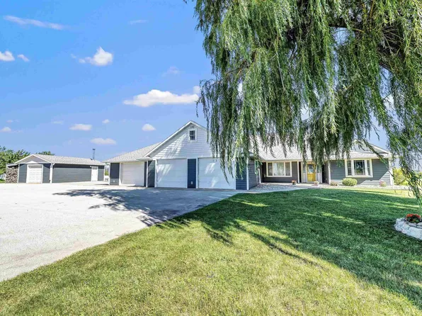 10202 W Dead End Rd, Brussels, WI 54204