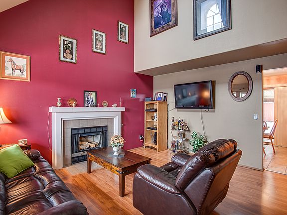 Vaulted ceiling & fireplace