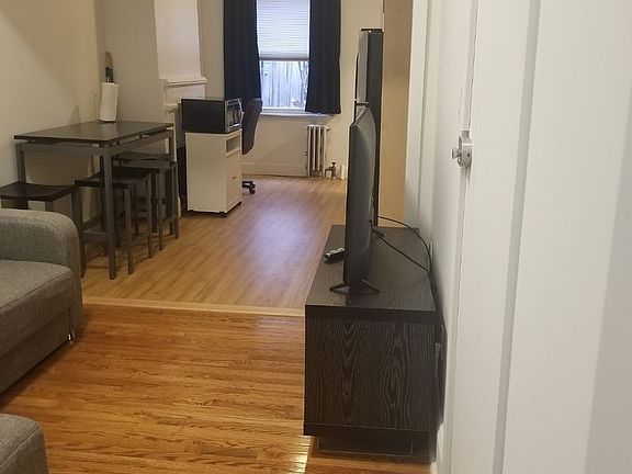 5th image of 2035 Steinway St #1