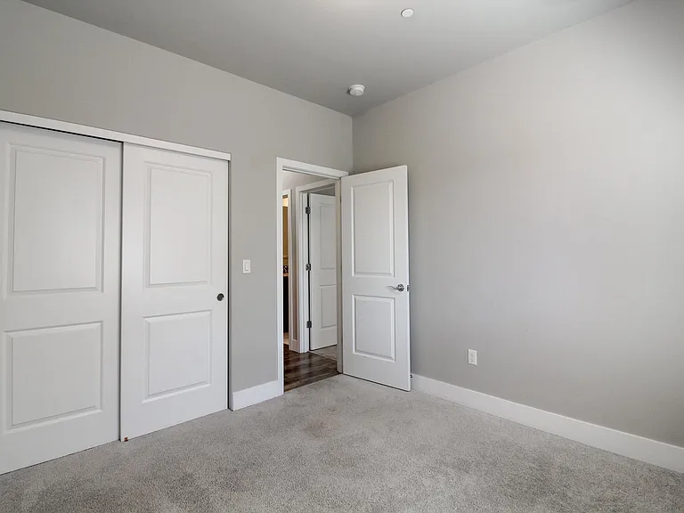 2452 Brodie Ln — Photo 13