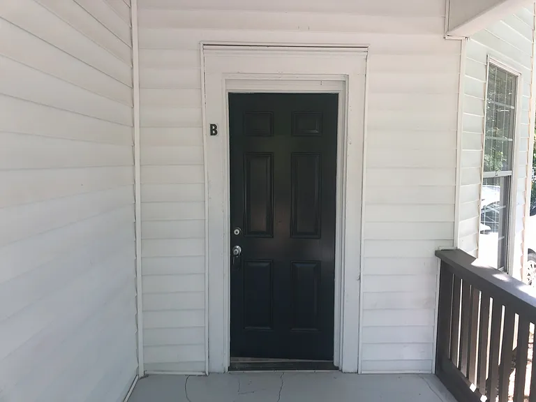 72 E New St #B — Photo 2