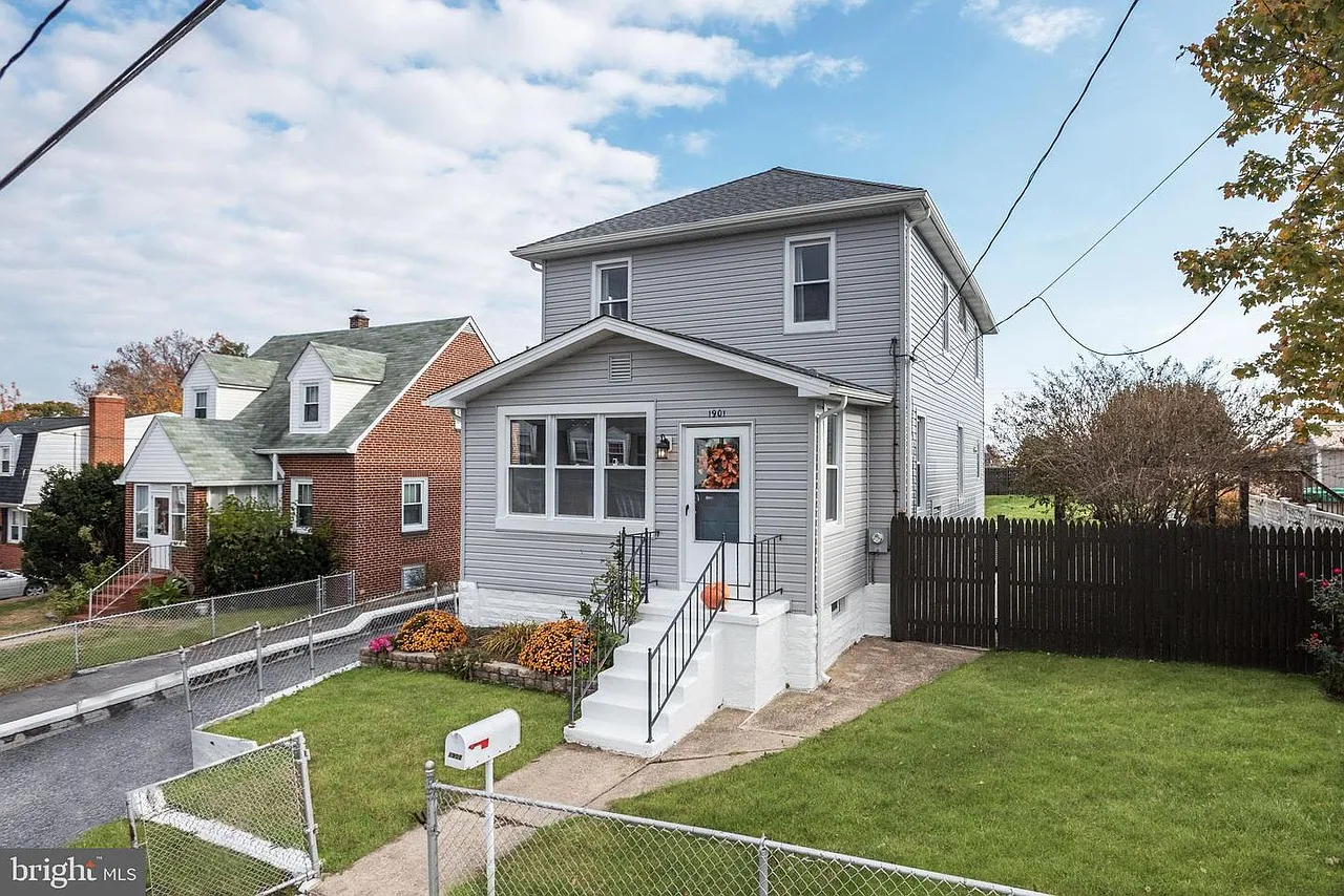 1901 August Ave — Photo 1