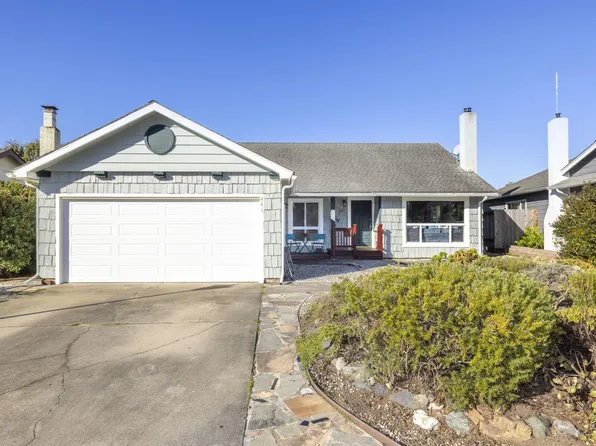 441 Bridgeport Dr, El Granada, CA 94018