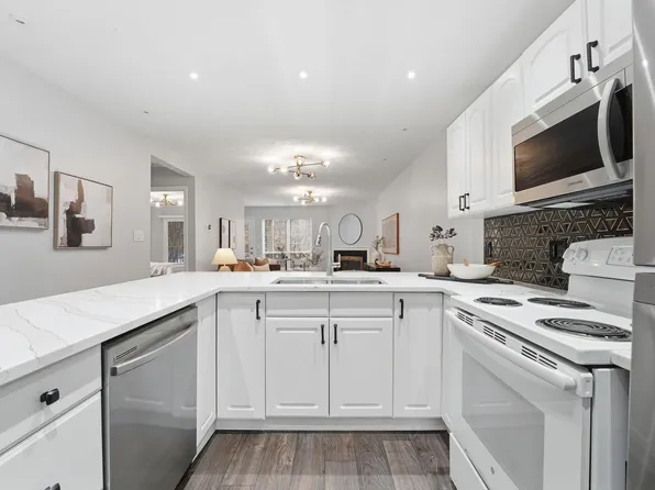 6486 Reflections Dr APT A, Dublin, OH 43017