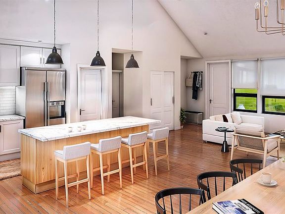 3rd image of 206 Mansions Circle