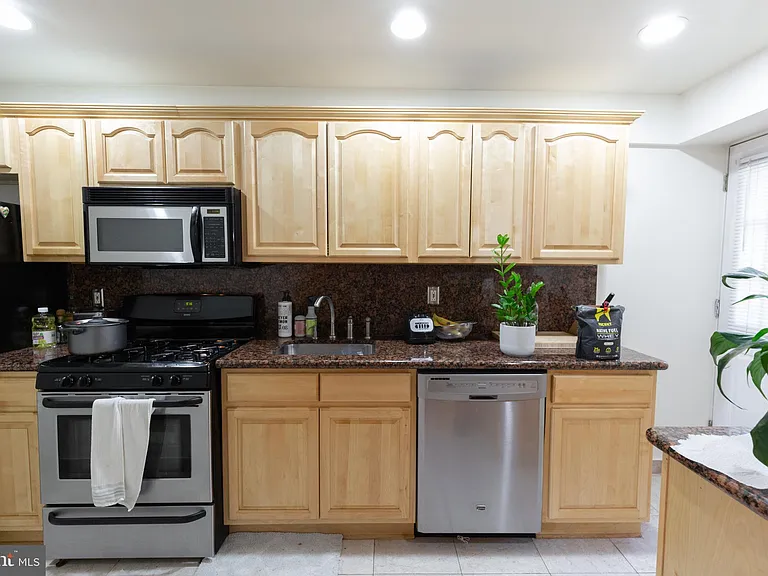 808 Gaul St — Photo 11