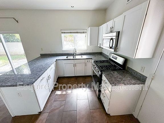 3rd image of 518 S Seaward Ave