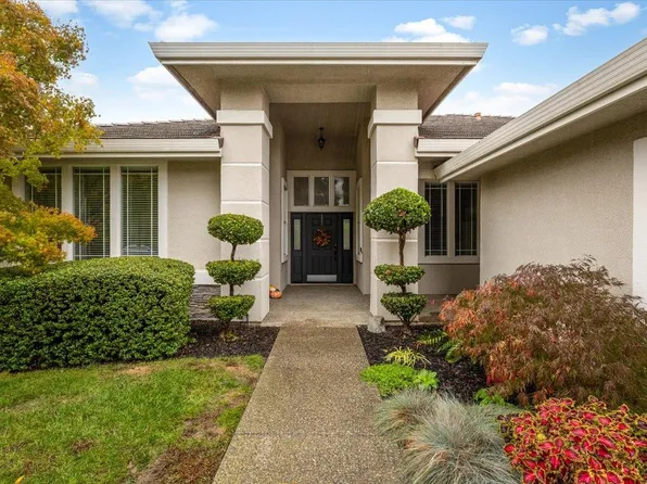 2112 Heritage Dr, Roseville, CA 95678
