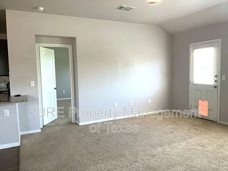 12040 Riparian Rd — Photo 2