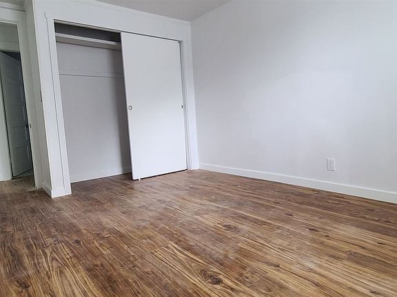 5th image of 823 S Sheridan Ave #A