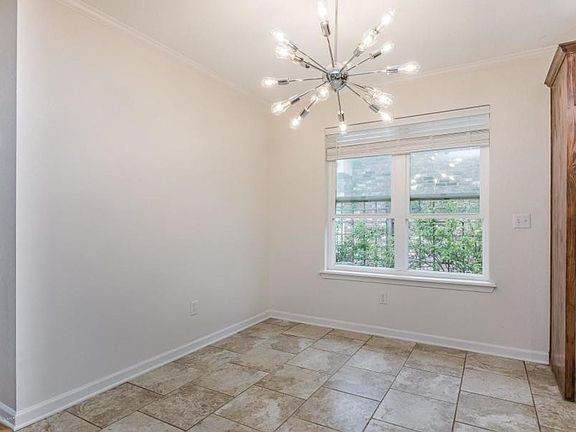5th image of 8 Windy Meadow Ln