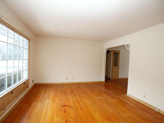 3rd image of 11140 W Abbott Ave
