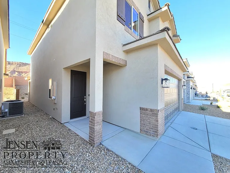 482 S Deep Creek Dr — Photo 3