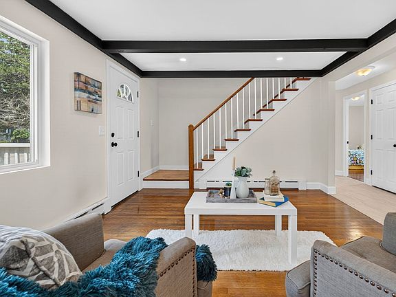 4th image of 32 Cote Street