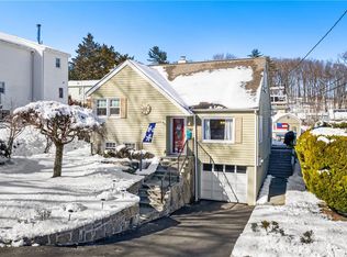 48 Hayhurst Ave, Valhalla, NY 10595