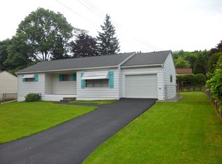 825 Taylor Dr, Vestal, NY 13850