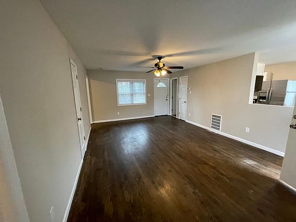 4th image of 284 Echo Ave