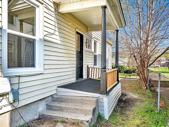 4th image of 425 Woodlawn St SE