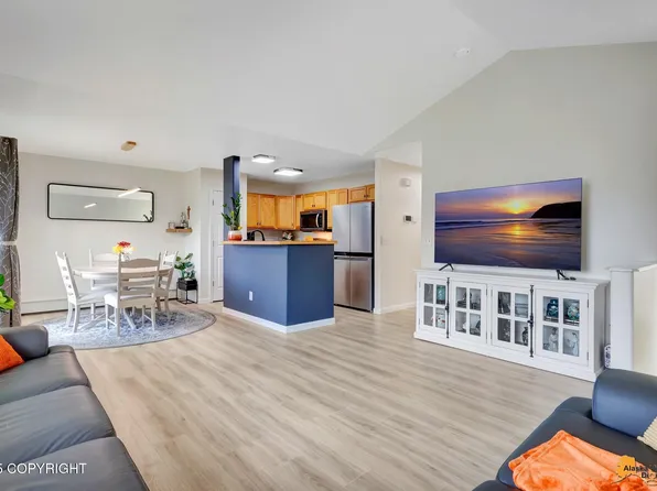 1648 Woodroe Ln, Anchorage, AK 99507