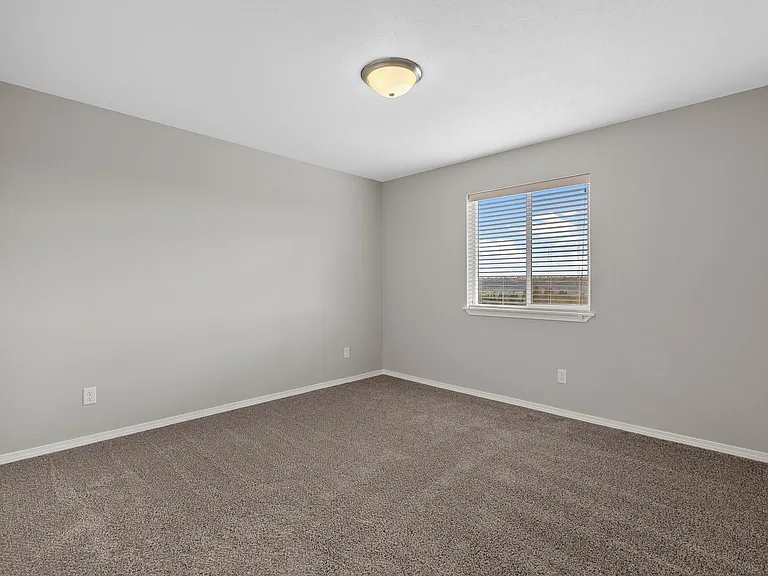 8615 N Seminole St — Photo 9