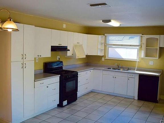 3rd image of 19617 E Bellbrook St
