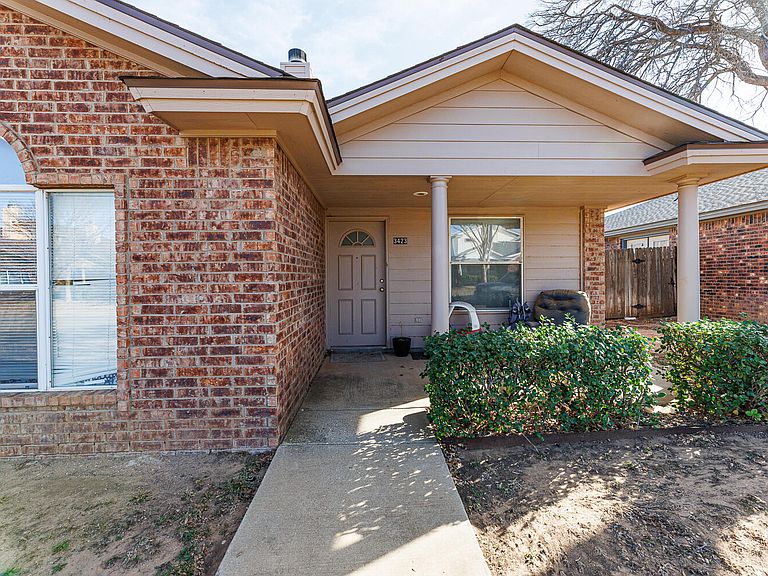 Listing photo 5