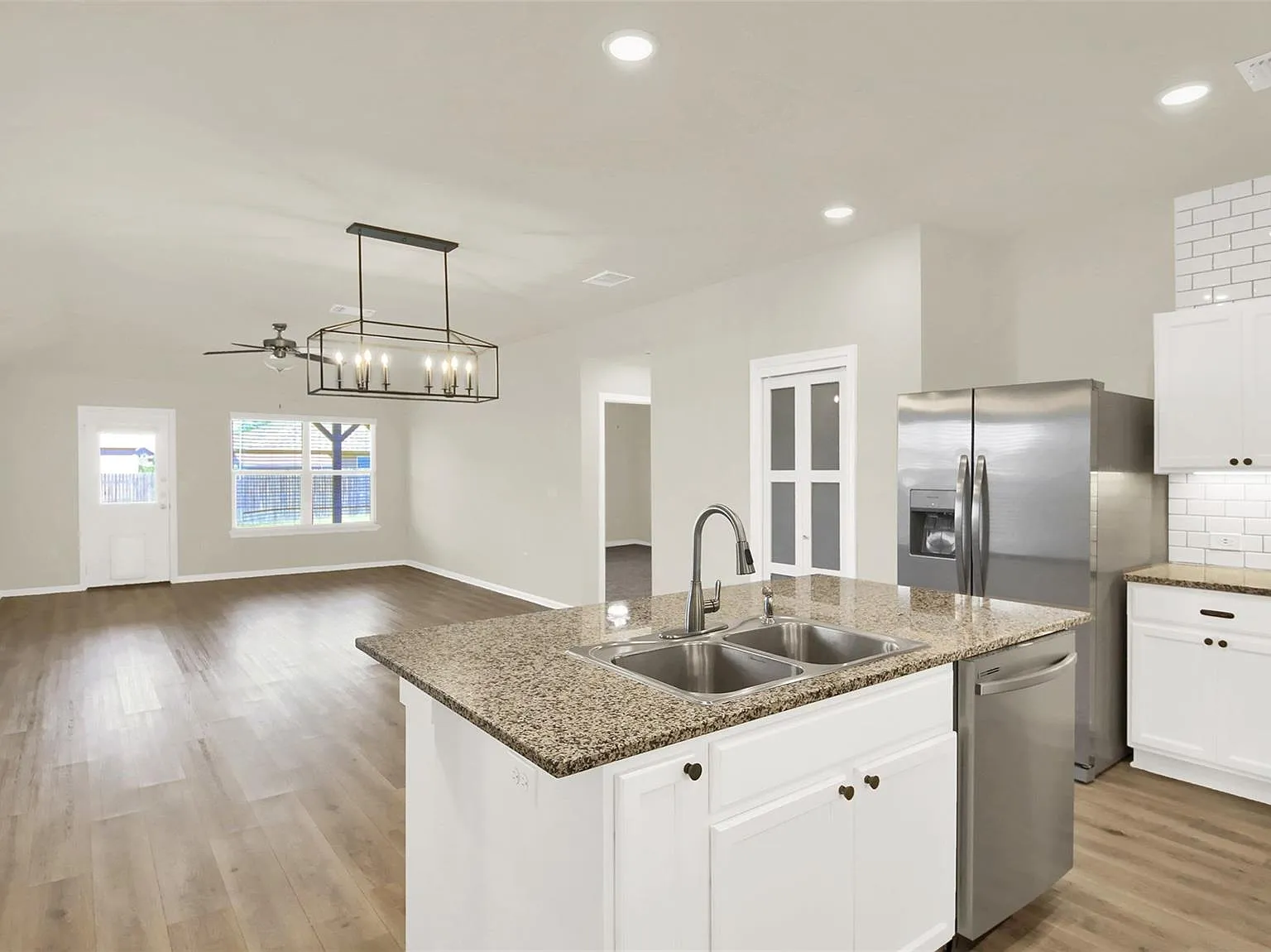 4 bed, 2.0 bath, 1735 sqft, $1,895 — Photo 4